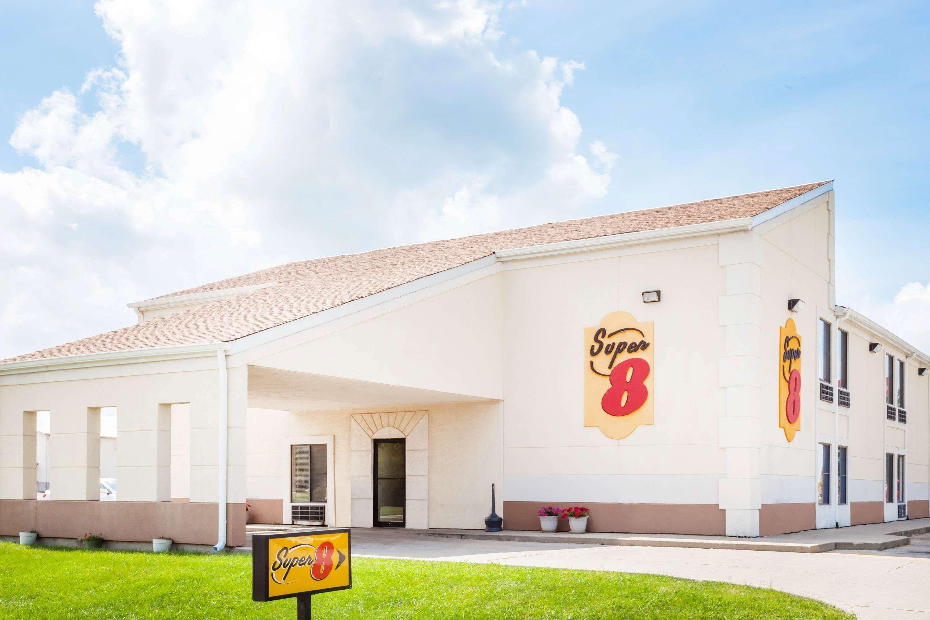 Super 8 By Wyndham Lincoln Hotel Luaran gambar