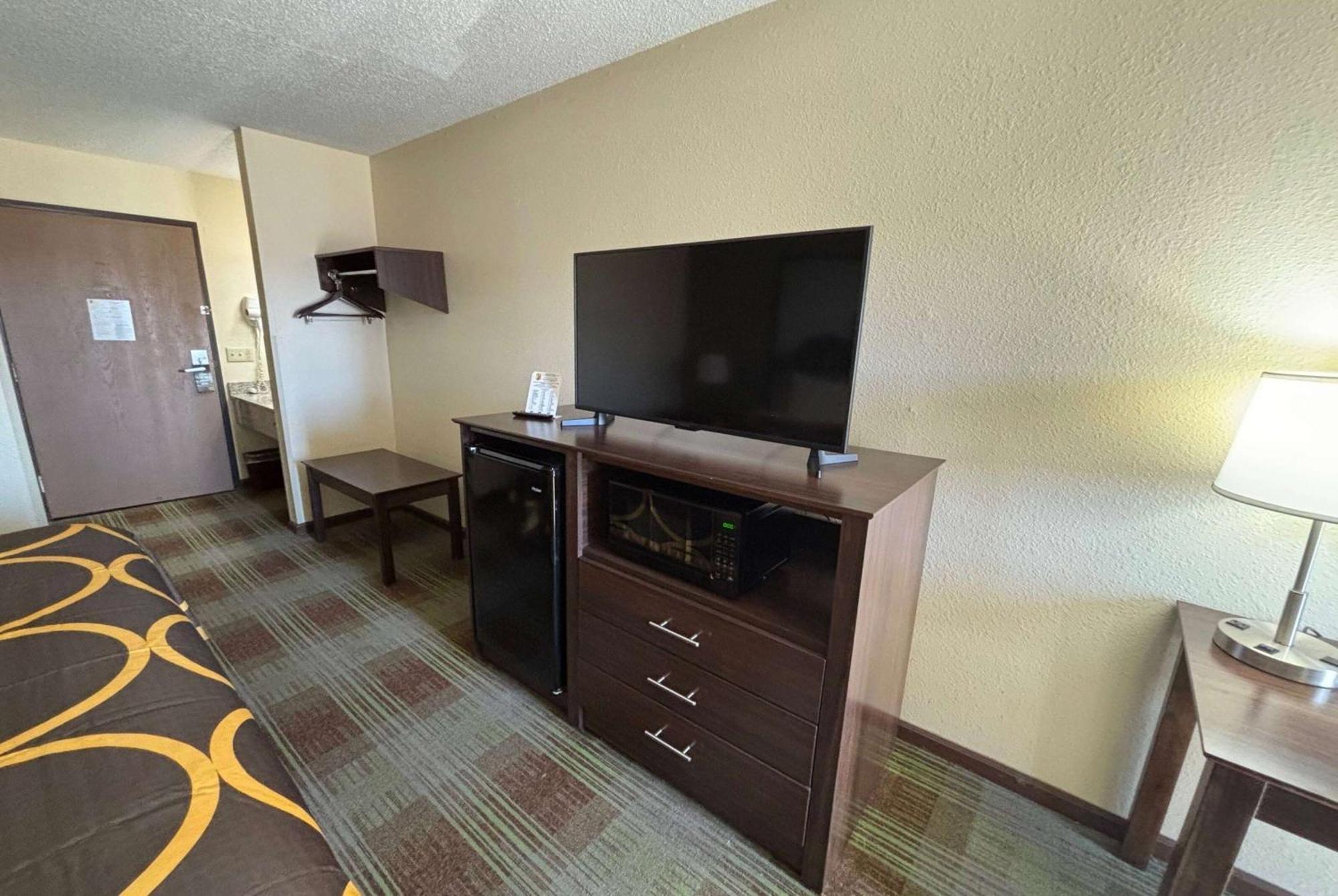 Super 8 By Wyndham Lincoln Hotel Luaran gambar